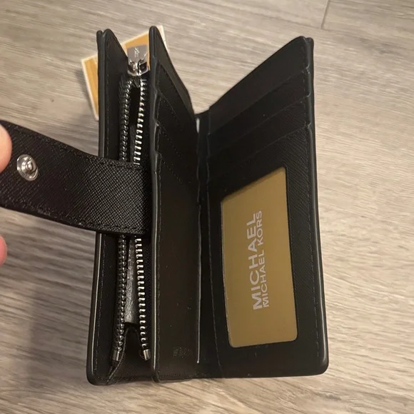 Michael Kors Black Leather Wallet NWT - Picture 4 of 5
